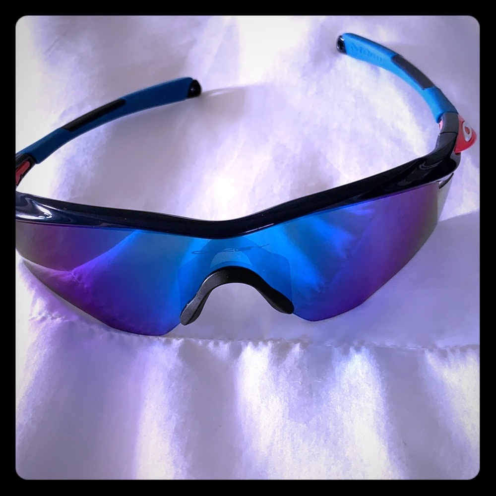 Oakley athletic sunglasses